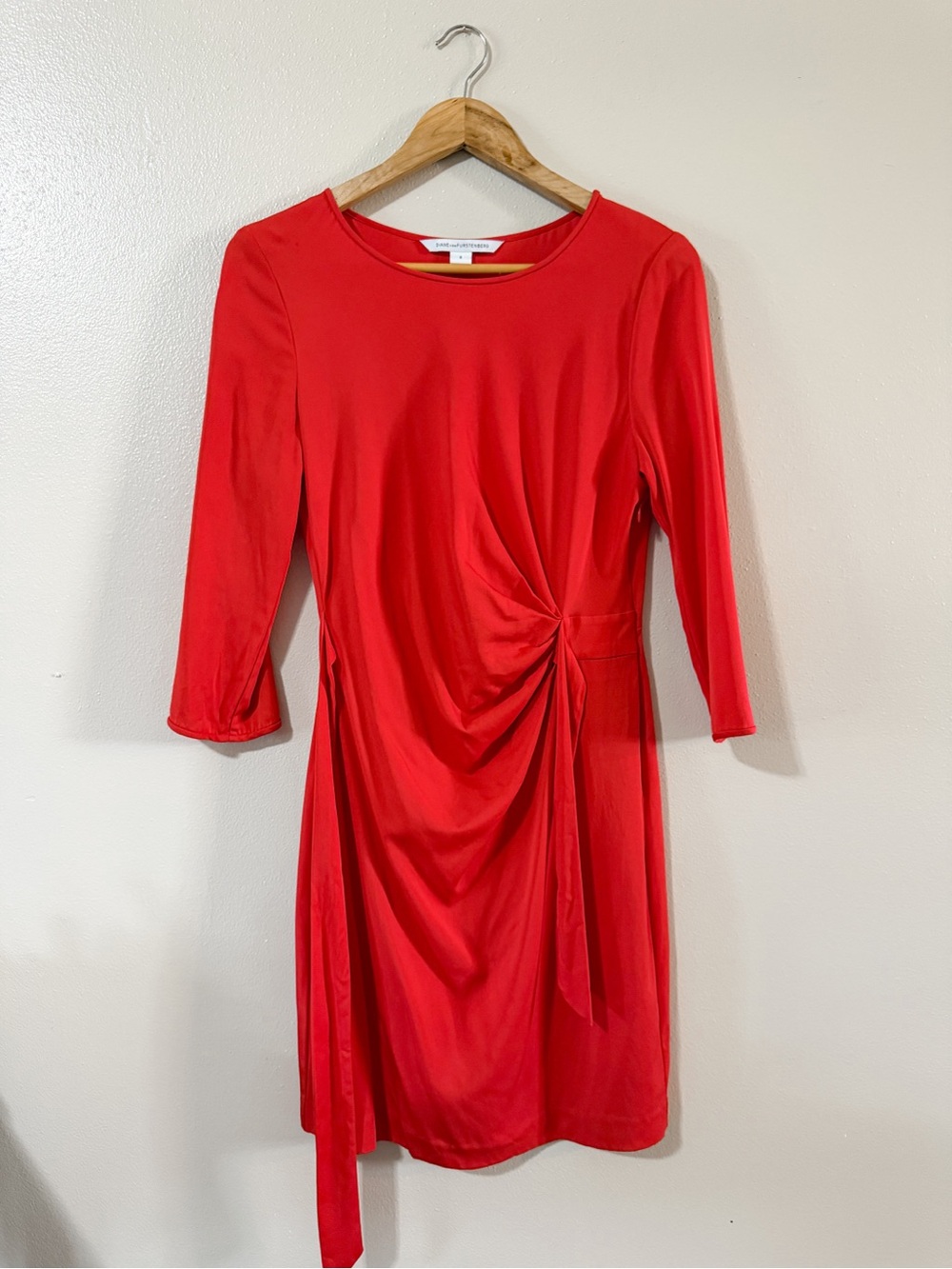 Diane Von Furstenberg | Silk Blend Zoe Tie Waist Red Dress, size 8 - Picture 4 of 12